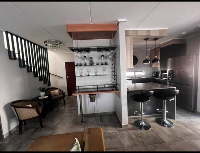 4 BEDROOM HOUSE FOR SALE IN LOTUS GARDENS